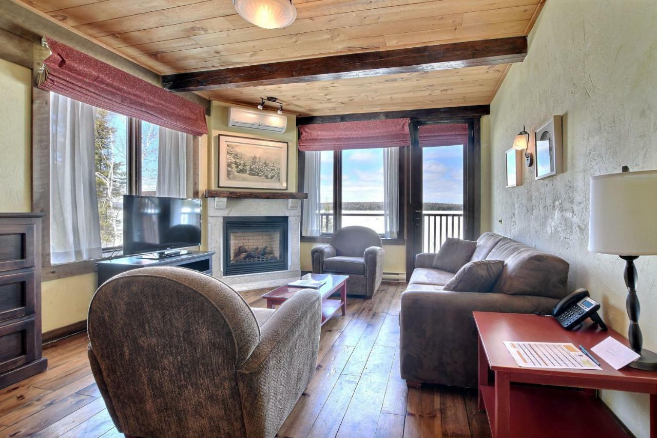 Les Condos Du Lac Taureau- Rooms & Condos Saint-Michel des Saints Bagian luar foto