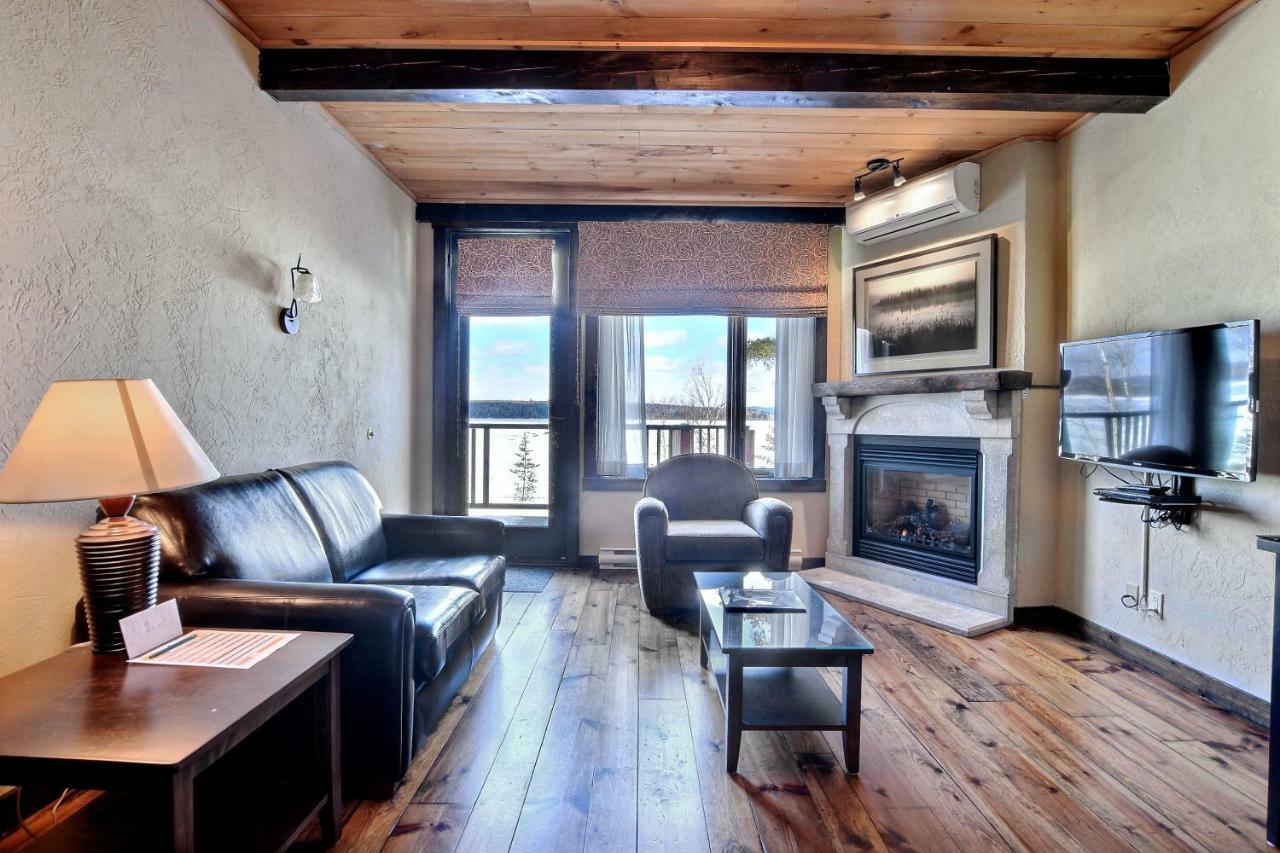 Les Condos Du Lac Taureau- Rooms & Condos Saint-Michel des Saints Bagian luar foto