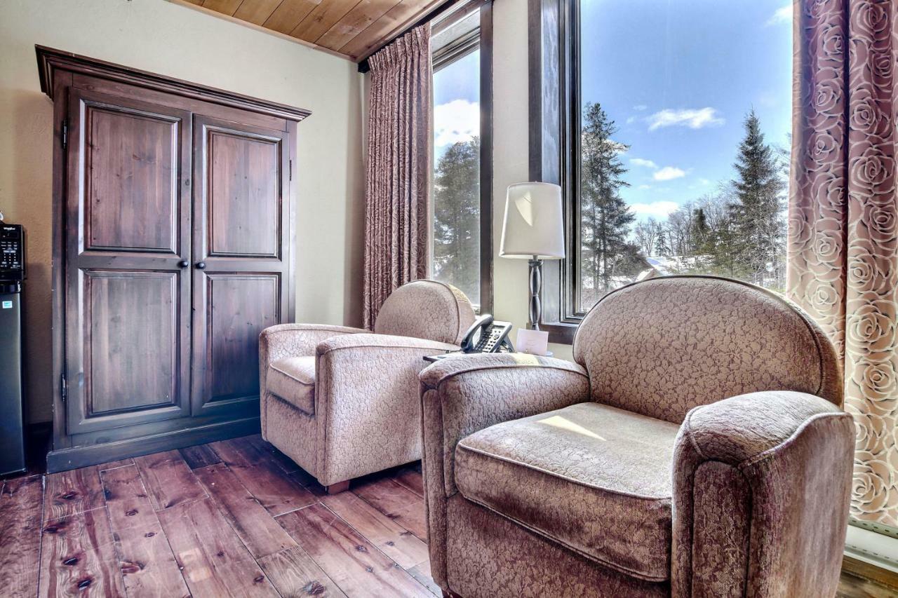Les Condos Du Lac Taureau- Rooms & Condos Saint-Michel des Saints Bagian luar foto